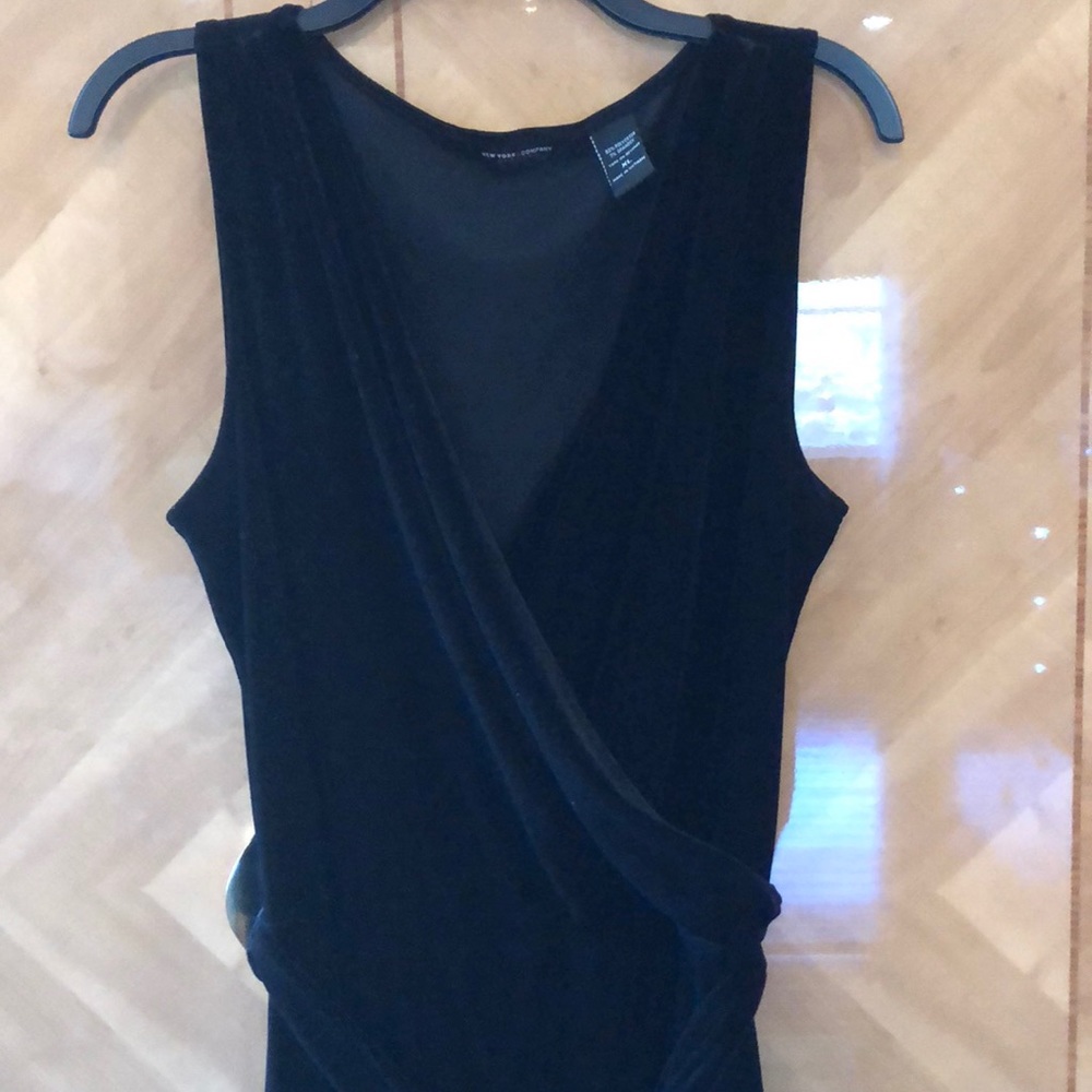 Black dress - Picture 3 of 4